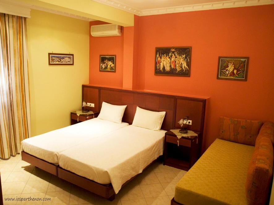 Parthenon Hotell Ios Rum bild