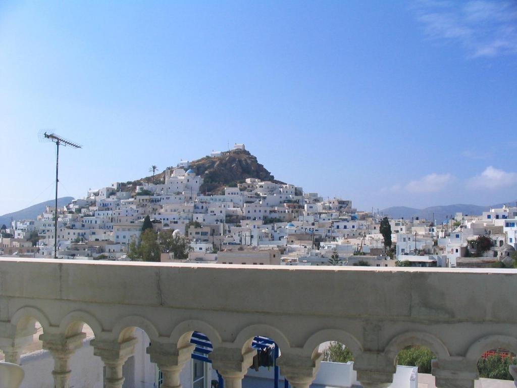 Parthenon Hotell Ios Rum bild